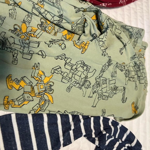 Boys size 10 pajamas carters - Picture 4 of 5